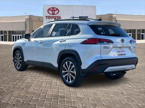 2025 Toyota Corolla Cross XLE