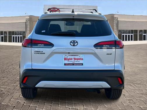 2025 Toyota Corolla Cross XLE