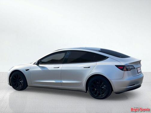 Pearl White Multi-Coat 2022 Tesla Model 3 Long Range