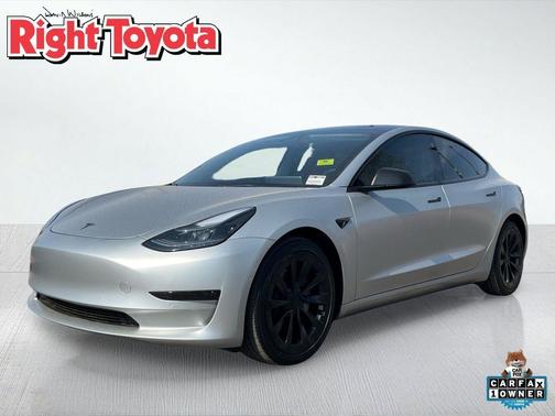 Pearl White Multi-Coat 2022 Tesla Model 3 Long Range