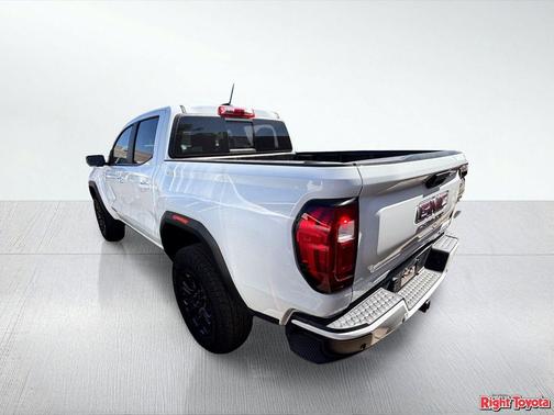 Summit White 2025 GMC Canyon Elevation
