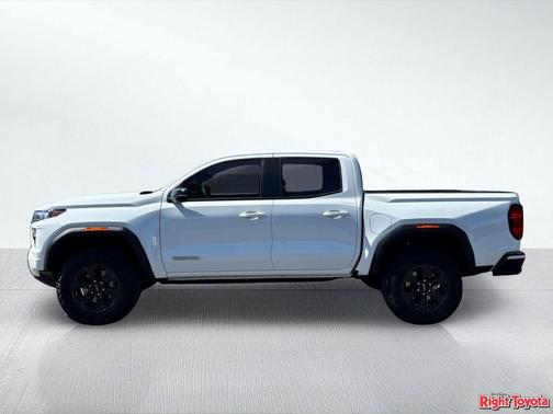 Summit White 2025 GMC Canyon Elevation