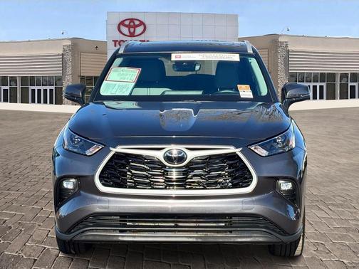 2025 Toyota Highlander XLE