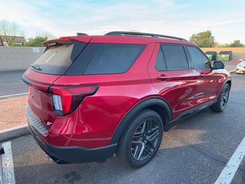 2025 Ford Explorer ST
