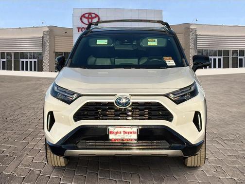2023 Toyota RAV4 Hybrid SE