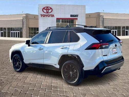 2023 Toyota RAV4 Hybrid SE