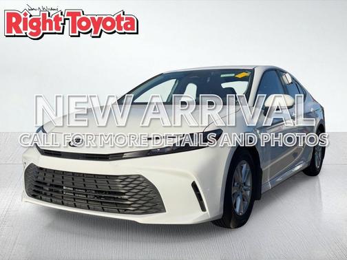 Ice Cap 2025 Toyota Camry LE