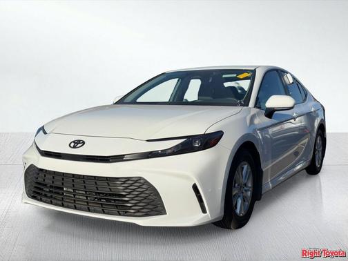 Ice Cap 2025 Toyota Camry LE
