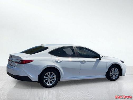 Ice Cap 2025 Toyota Camry LE