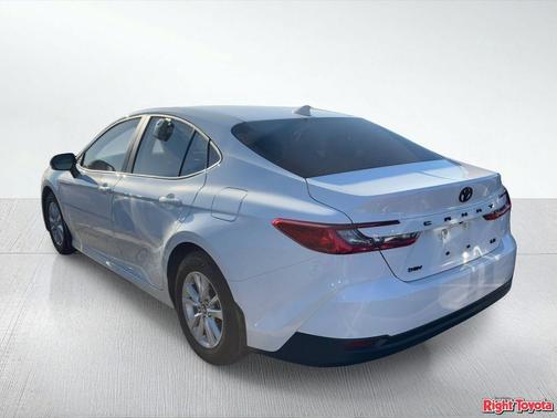Ice Cap 2025 Toyota Camry LE