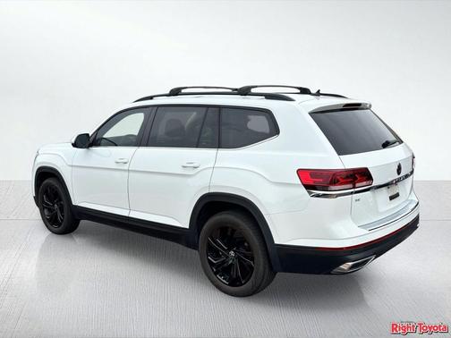 Pure White 2023 Volkswagen Atlas 2.0T SE w/Technology 4MOTION