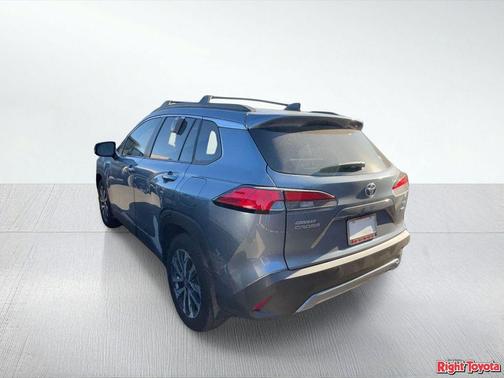 2025 Toyota Corolla Cross XLE