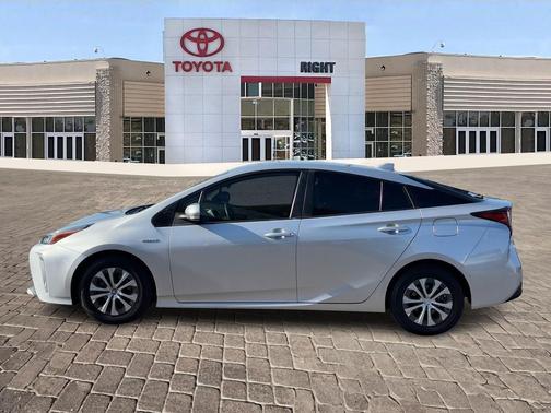 2022 Toyota Prius LE