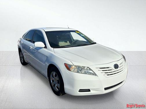 Super White 2009 Toyota Camry LE