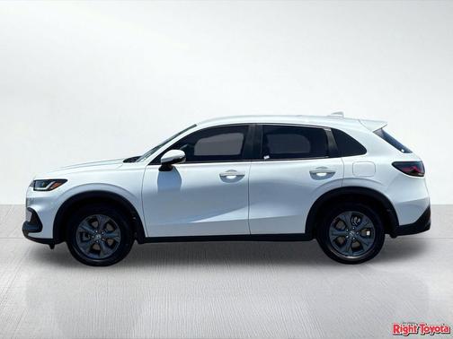 Platinum White Pearl 2027 Honda HR-V LX