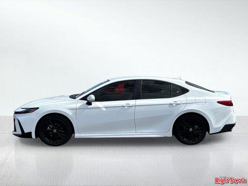 Ice Cap 2025 Toyota Camry SE