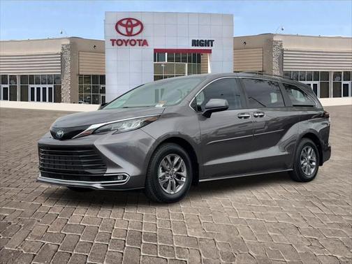 2023 Toyota Sienna XLE 8 Passenger