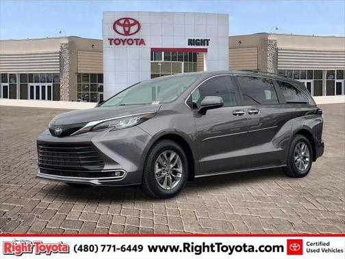 2023 Toyota Sienna XLE 8 Passenger