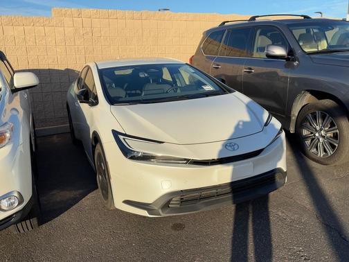 2025 Toyota Prius LE
