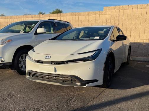 2025 Toyota Prius LE