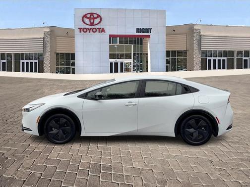 2025 Toyota Prius LE