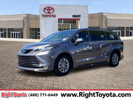 2022 Toyota Sienna XLE 7 Passenger