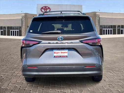 2022 Toyota Sienna XLE 7 Passenger