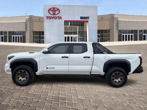 2025 Toyota Tacoma Hybrid Trailhunter