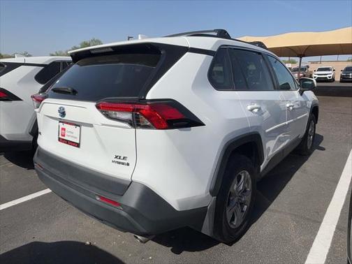 2022 Toyota RAV4 Hybrid XLE
