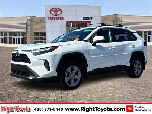 2022 Toyota RAV4 Hybrid XLE
