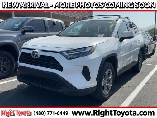 2022 Toyota RAV4 Hybrid XLE