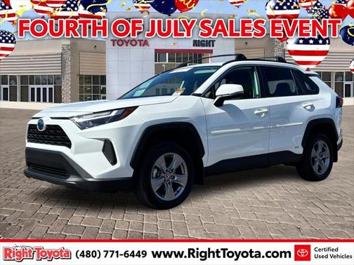2022 Toyota RAV4 Hybrid XLE