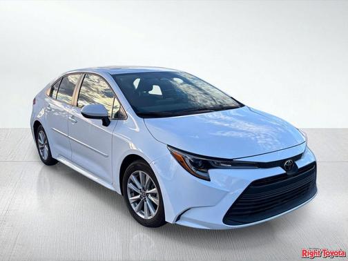Ice Cap 2024 Toyota Corolla LE