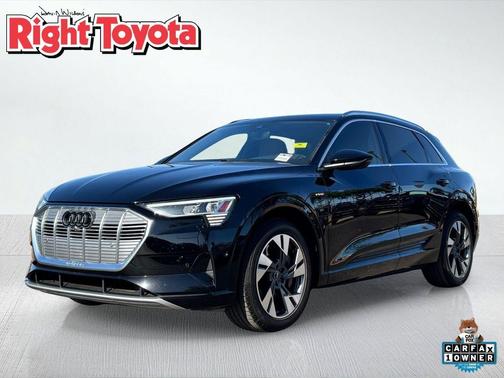 Brilliant Black 2022 Audi e-tron Premium Plus