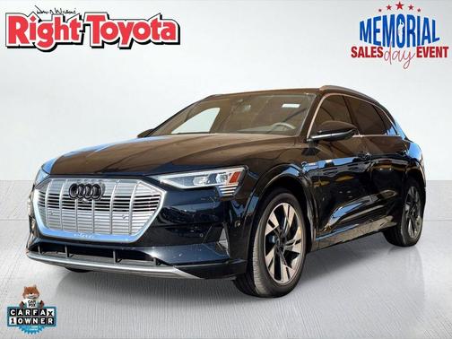 Brilliant Black 2022 Audi e-tron Premium Plus