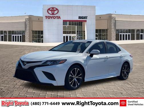 2020 Toyota Camry SE