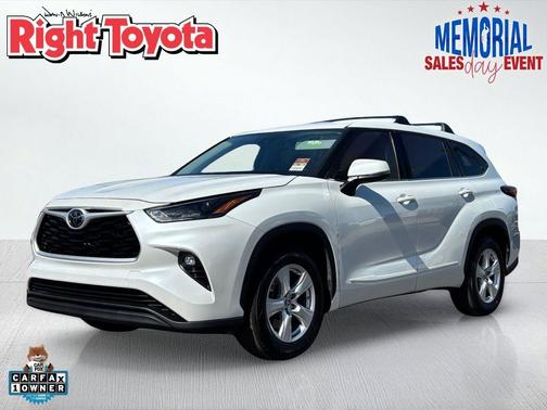 Wind Chill Pearl 2022 Toyota Highlander LE