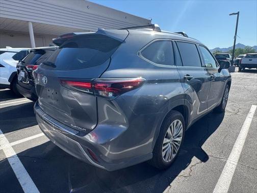 2024 Toyota Highlander Platinum