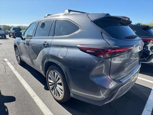 2024 Toyota Highlander Platinum