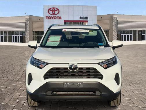 Ice Cap 2025 Toyota RAV4 XLE