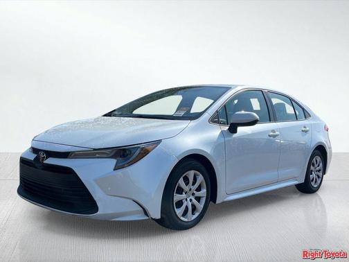 Wind Chill Pearl 2025 Toyota Corolla LE