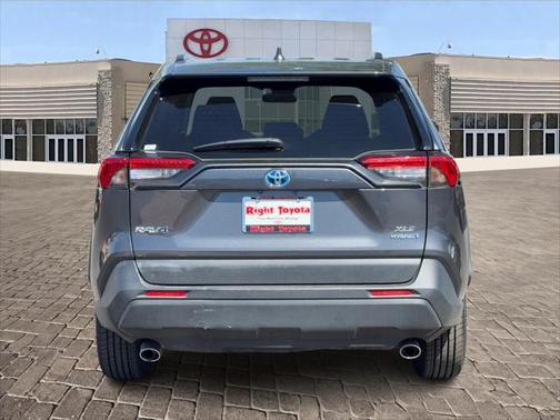 2024 Toyota RAV4 Hybrid XLE