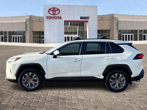 2022 Toyota RAV4 Hybrid XLE Premium