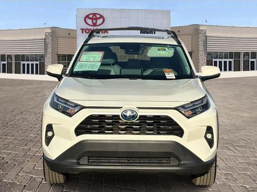 2022 Toyota RAV4 Hybrid XLE Premium