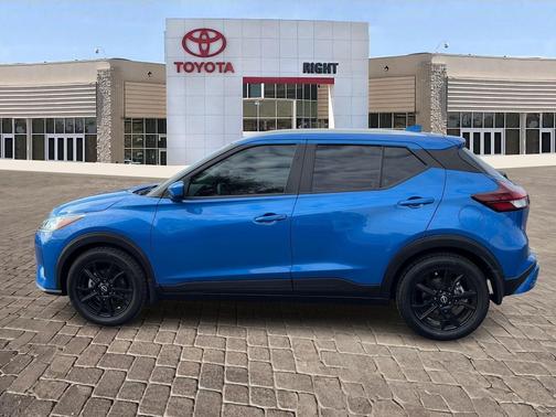 2022 Nissan Kicks SV