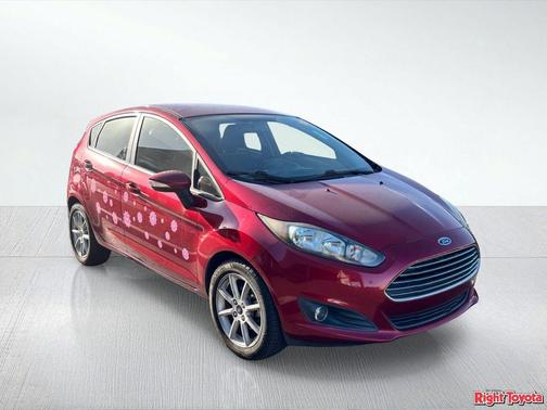 Ruby Red Metallic 2016 Ford Fiesta SE