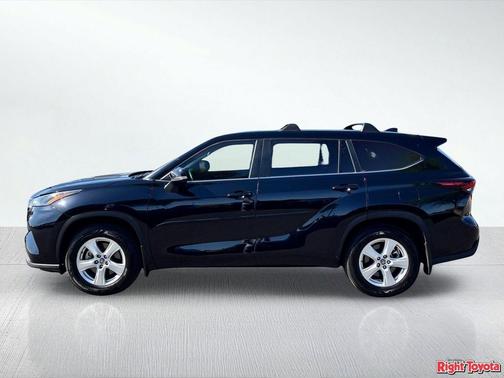 Midnight Black Metallic 2024 Toyota Highlander LE