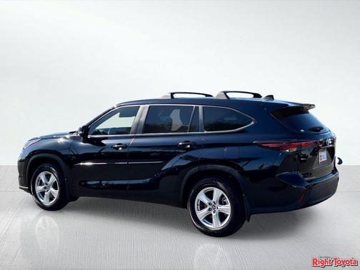 Midnight Black Metallic 2024 Toyota Highlander LE
