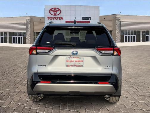 2024 Toyota RAV4 Hybrid SE
