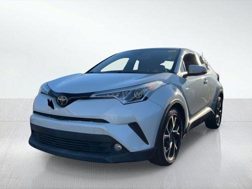 Blizzard Pearl 2018 Toyota C-HR XLE Premium